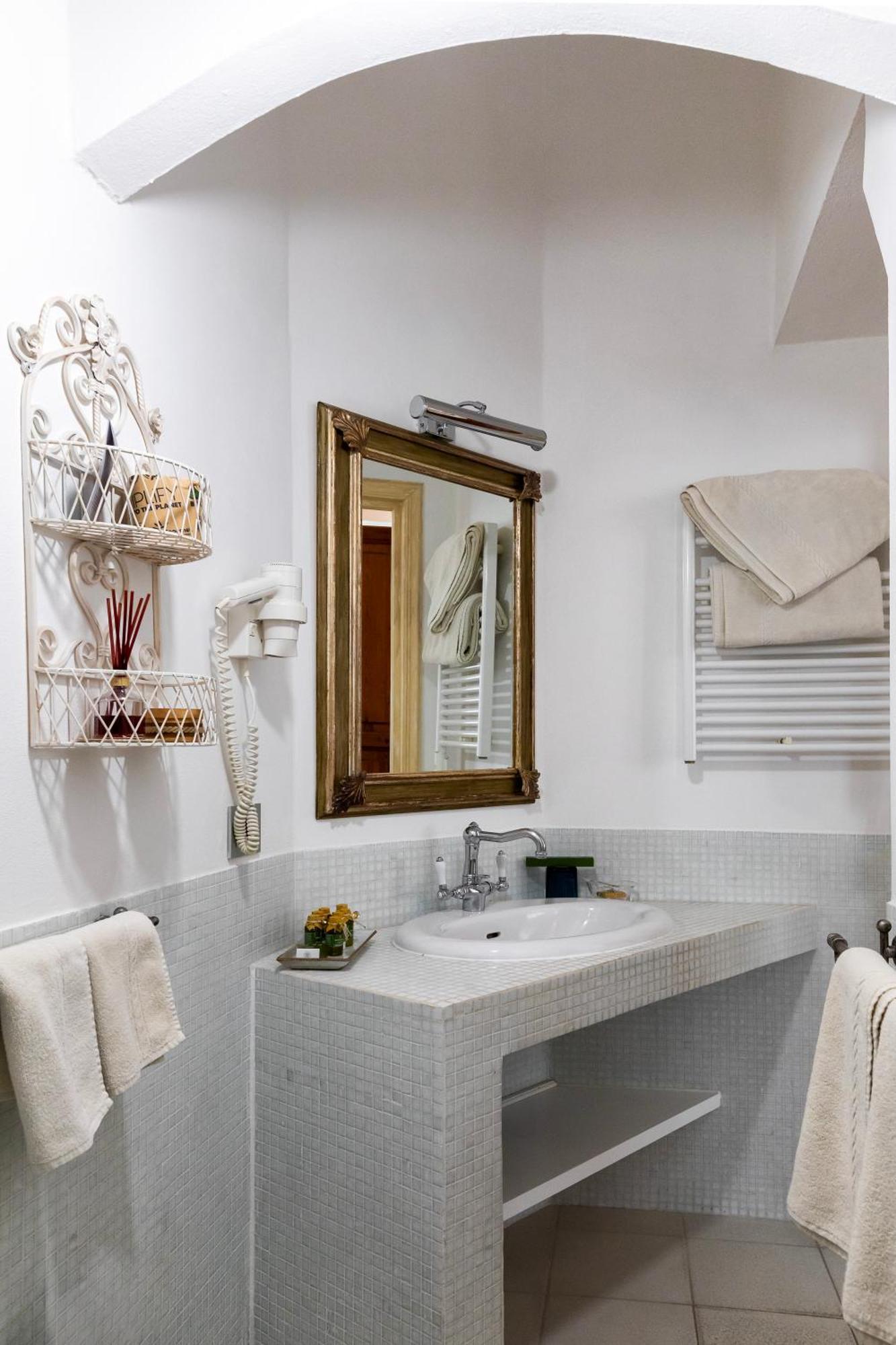 Hotel Abbadia San Giorgio 4*