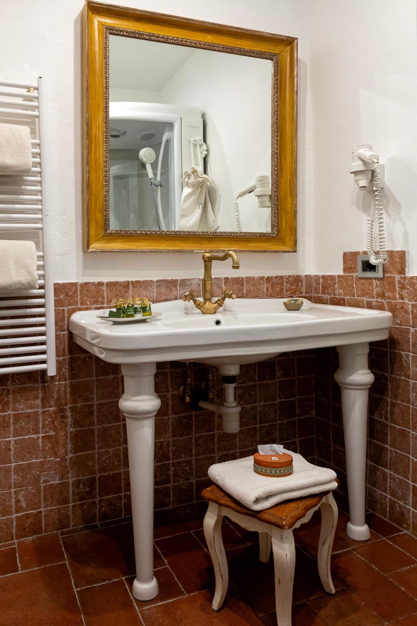 Hotel Abbadia San Giorgio 4*